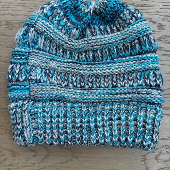 C.C Outdoor Cozy Ribbed Cable Knit Toque/Beanie/Hat Blue + Grey Size OS NWOT - Picture 3 of 5